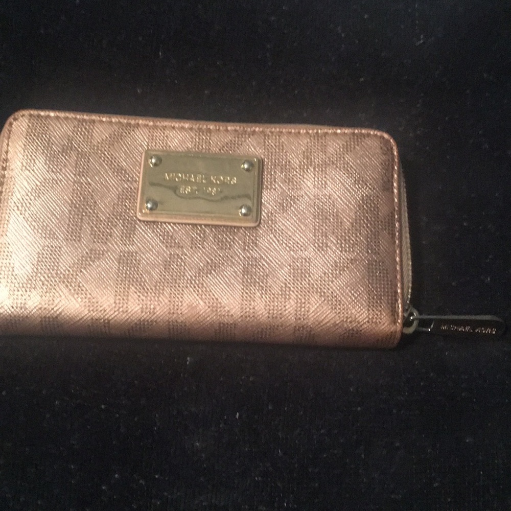 Rose gold Michael Kors wallet